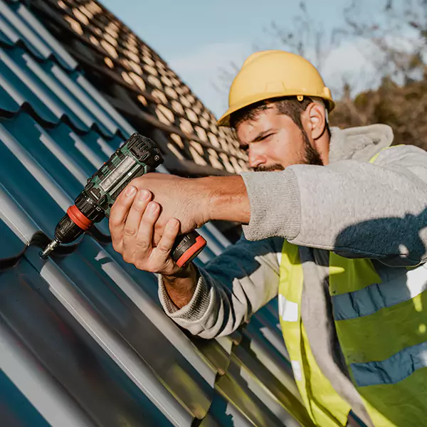 Why Bremerton Homeowners Choose Bremerton Roofing Pro for Steel Roof Repair Service?